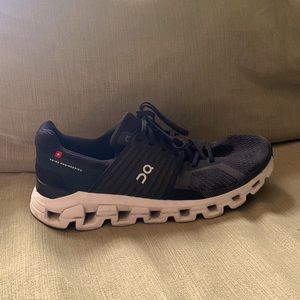 Womens Black On Cloudswift 5 Shoes lightly used